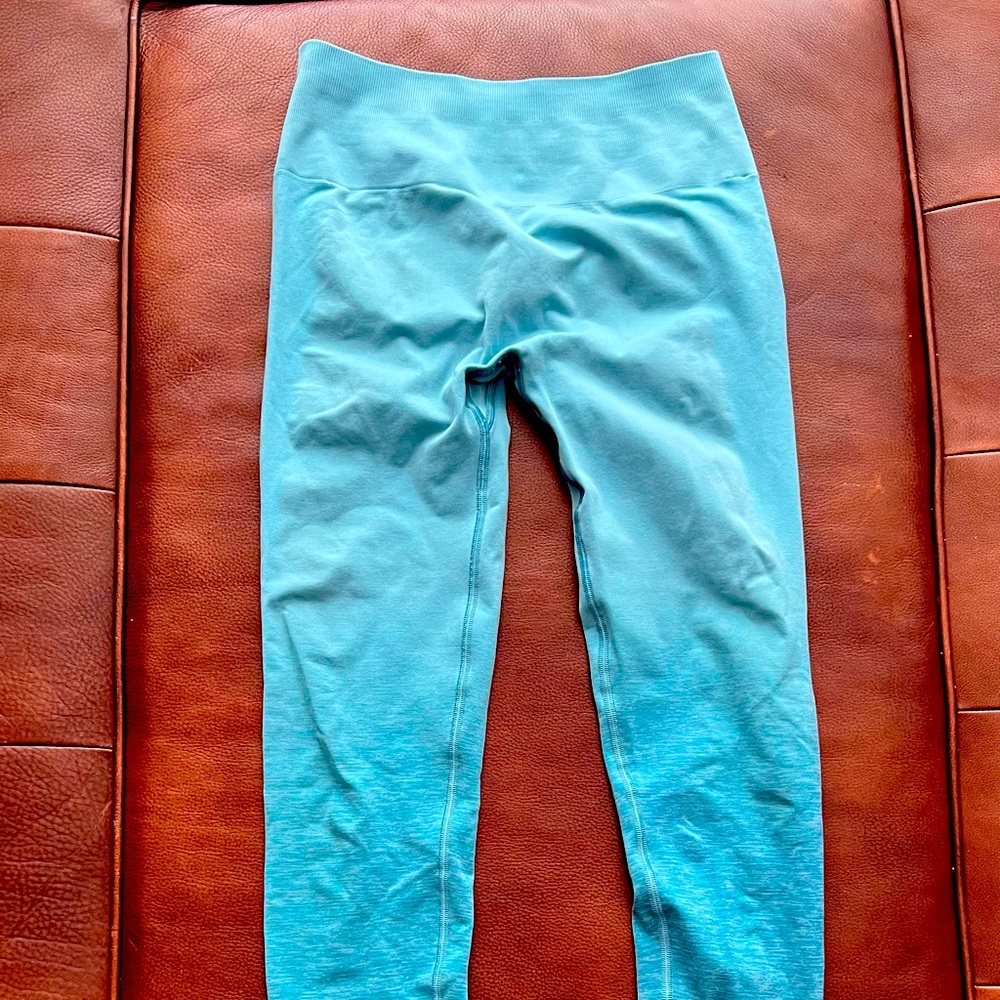 ALPHALATE AMPLIFY OCEAN 🌊 LEGGINGS SIZE MEDIUM NWOT
